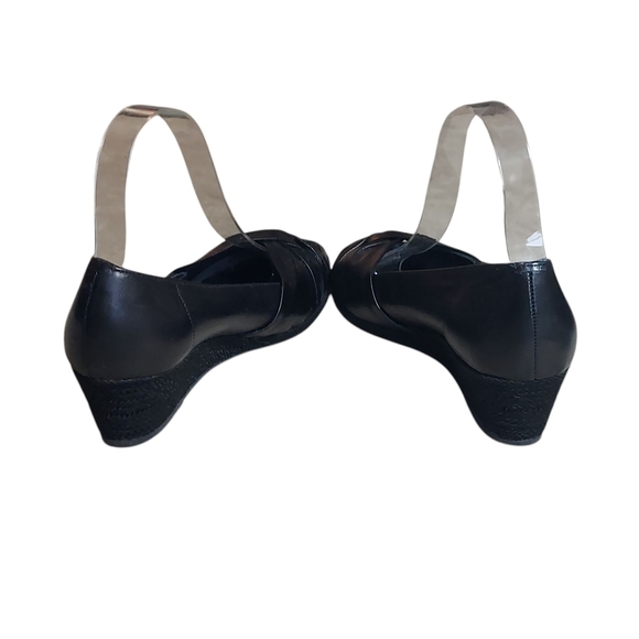 Sesto Meucci Black Flats with Pleated Design - Picture 6 of 15